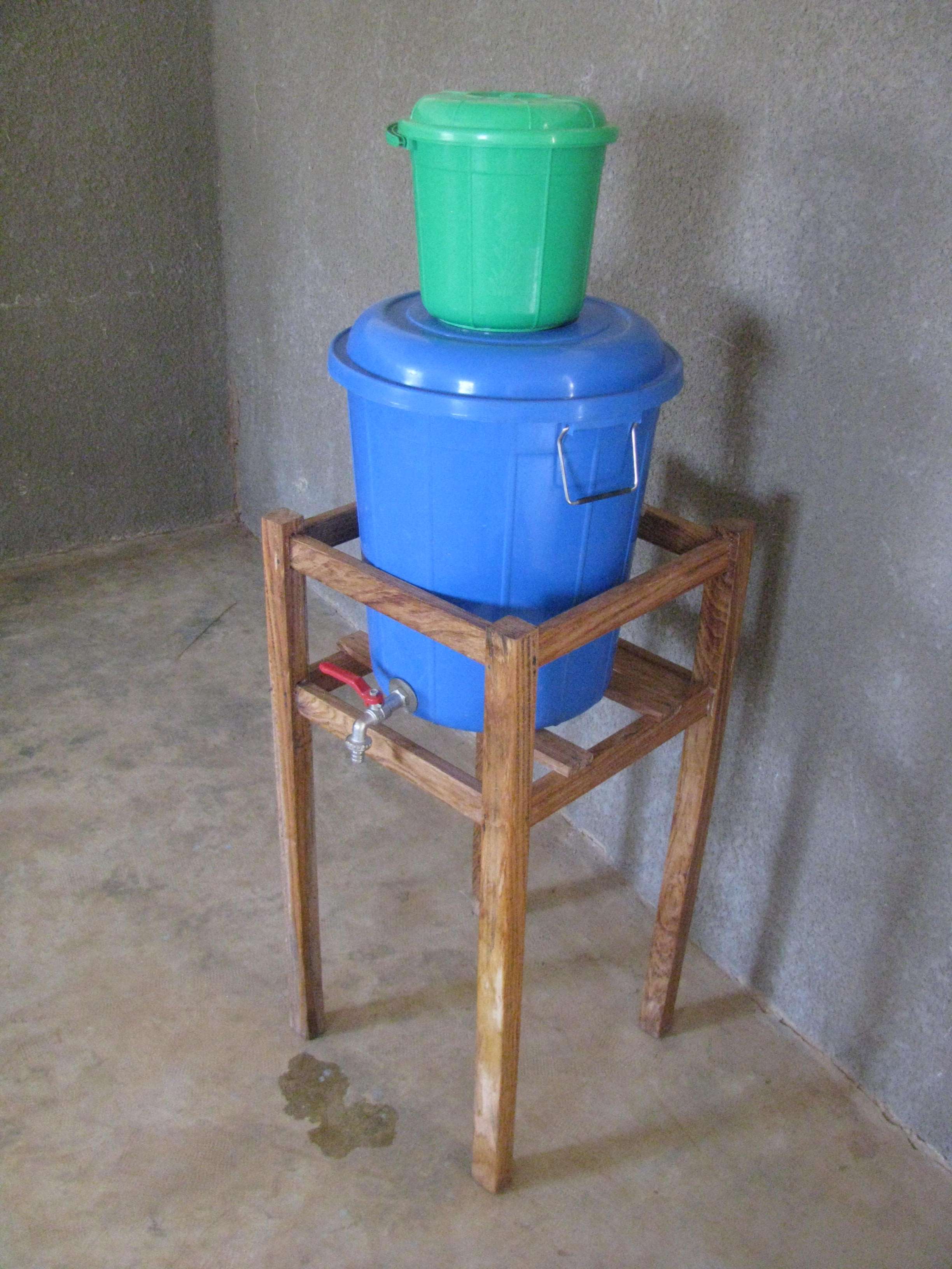 Chaque classe a son bidon d'eau Chaque classe a son bidon d'eau